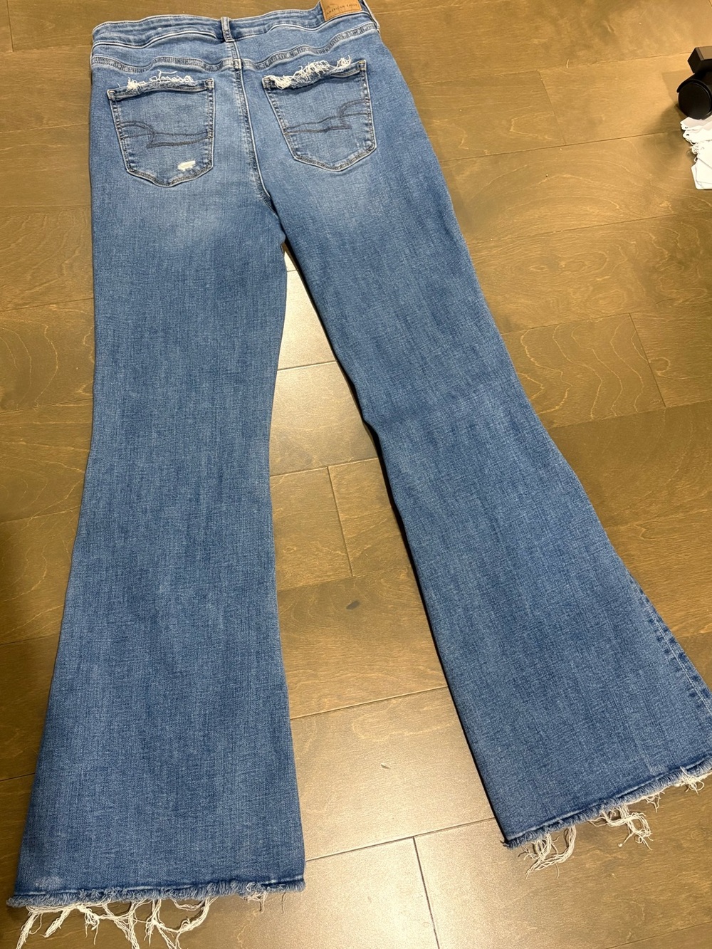 American Eagle Super Hi-Rise Flare Distressed Jeans Size 10 Regular - Picture 2 of 5
